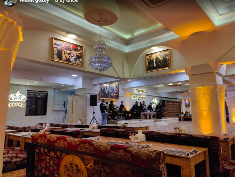 İmparator Sıra Gecesi salon görünümü